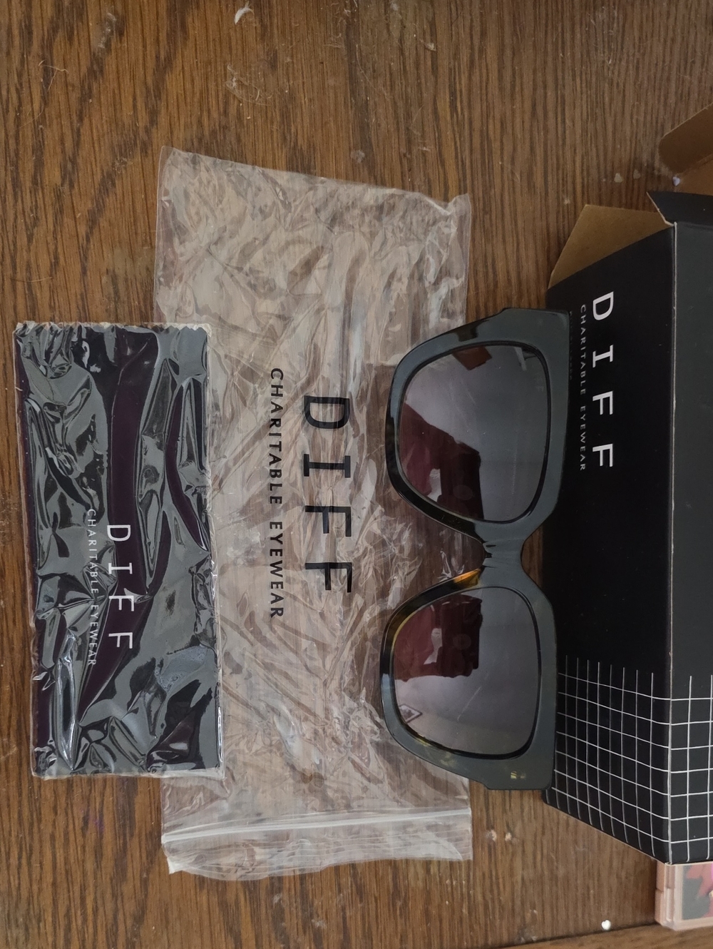 DIFF REMI II sunglasses NEW